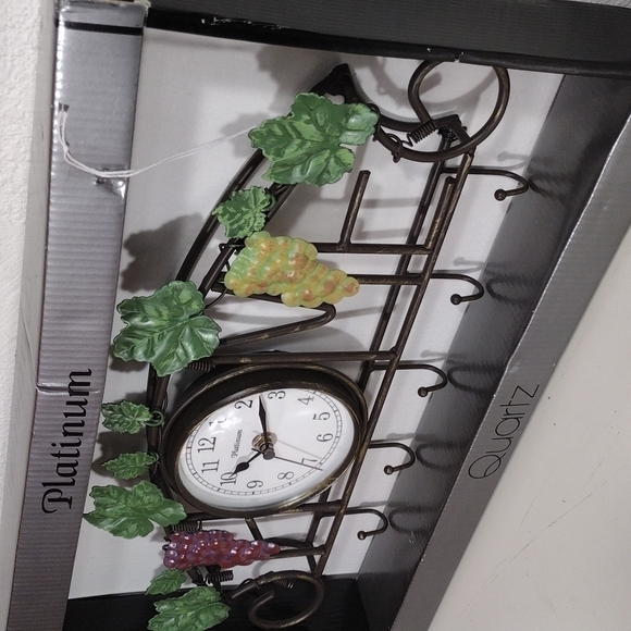 𝅺platinum quartz home wall decor keychain holder - Picture 4 of 9